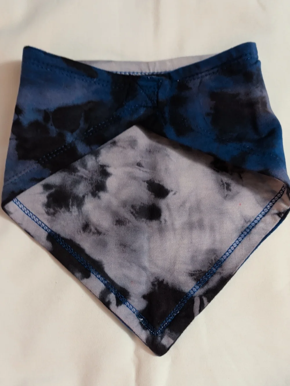 NWOT Tie-Dye Triangle Pet Bandana / Baby Bandaid Bib in Navy Blue And Black
